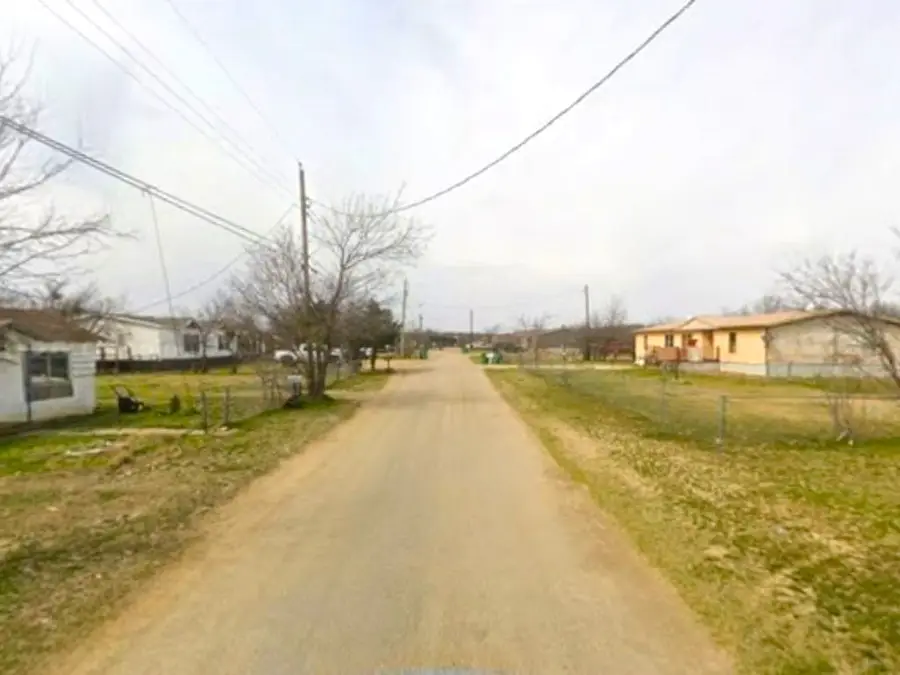 704 Brook Street, Jacksboro, TX 76458 - #3