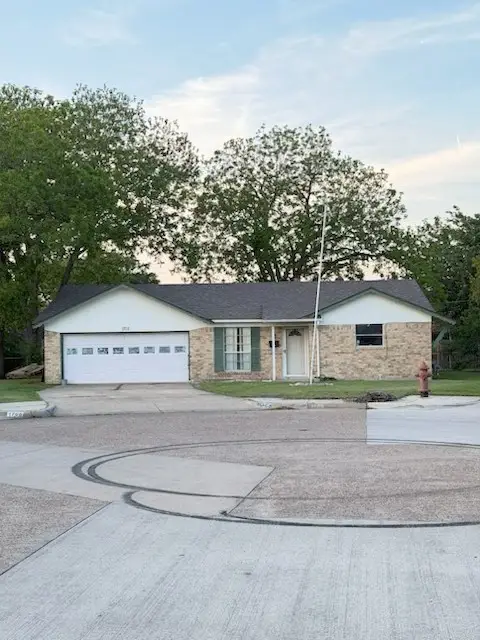 1702 Santa Clara Court, Grand Prairie, TX 75051