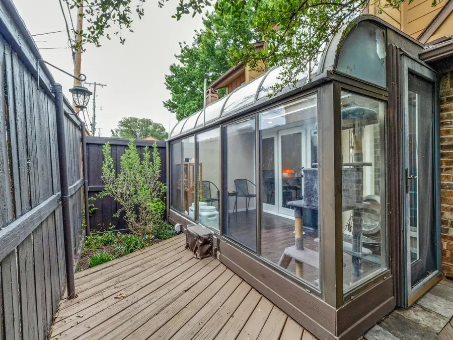 3139 Golden Oak, Farmers Branch, TX 75234 - #3