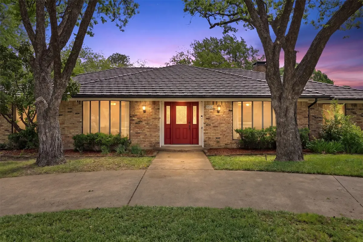 1814 N Carrier Parkway, Grand Prairie, TX 75050 - #1