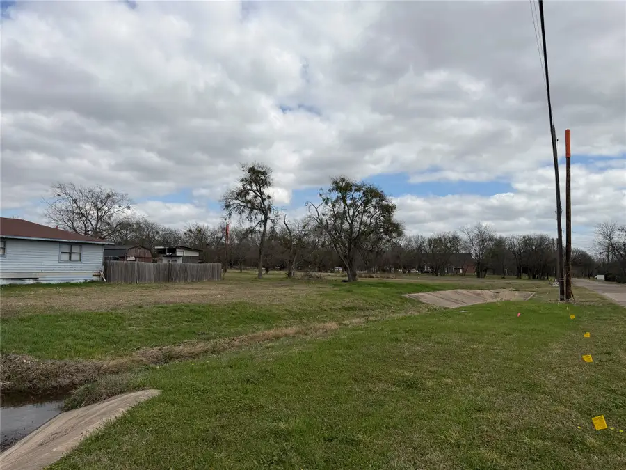 102 Johnson Street, Commerce, TX 75428 - #2