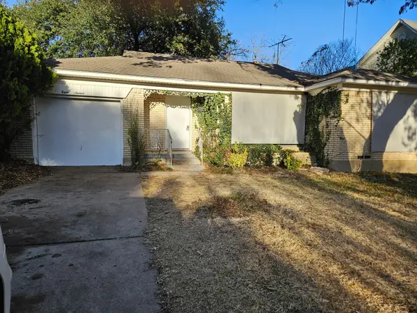 816 Kirkwood Drive, Dallas, TX 75218