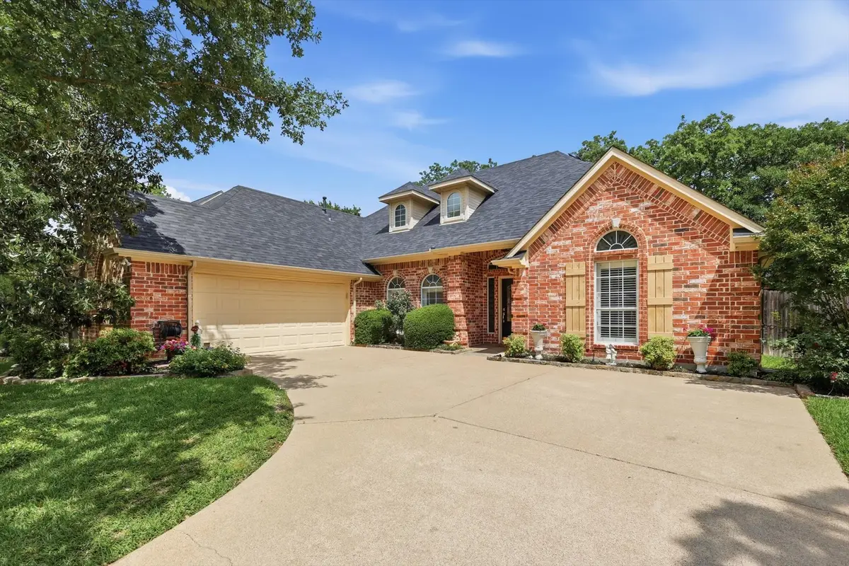 3600 Chateaux Lane, Hurst, TX 76054 - #1