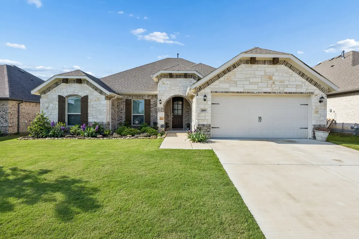 1009 Moss Grove Trail, Justin, TX 76247 - #1