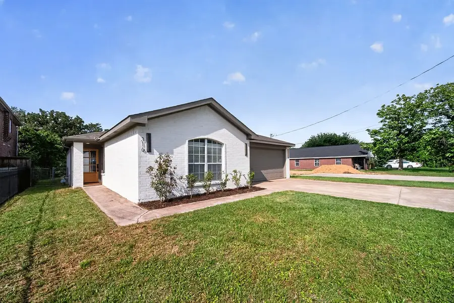 316 Wright Boulevard, Grand Prairie, TX 75050 - #3