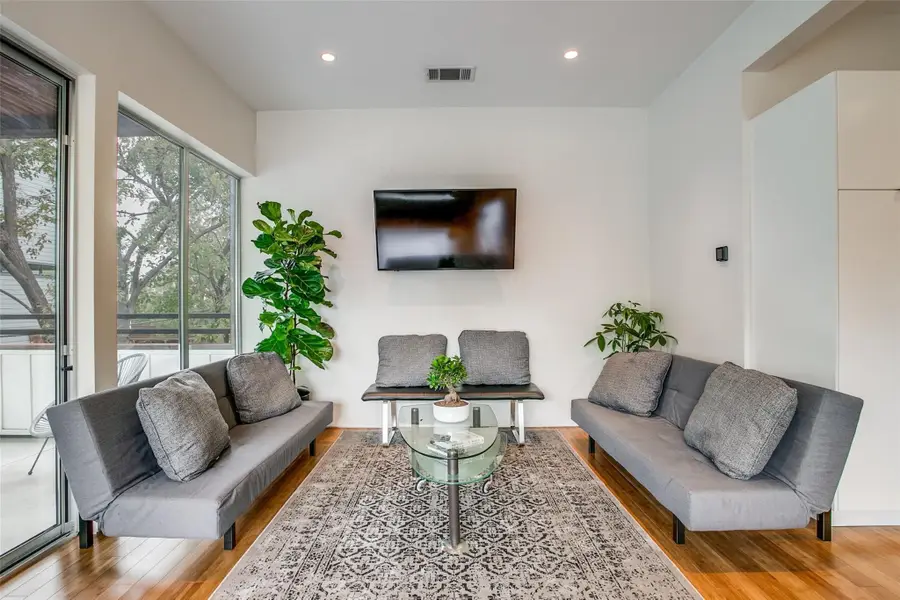 4401 Roseland Avenue #A, Dallas, TX 75204 - #3