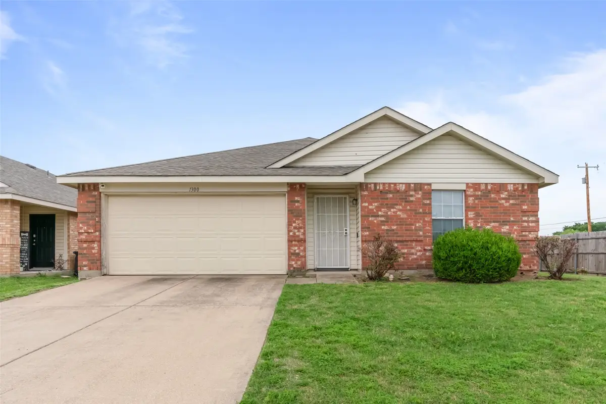 1300 Castle Ridge Road, Fort Worth, TX 76140 - #1