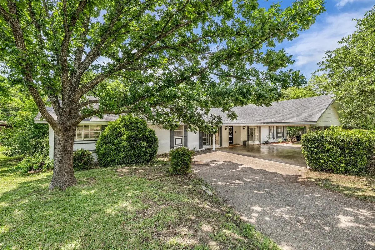 1208 Knotty Oaks Drive, Woodway, TX 76712 - #1