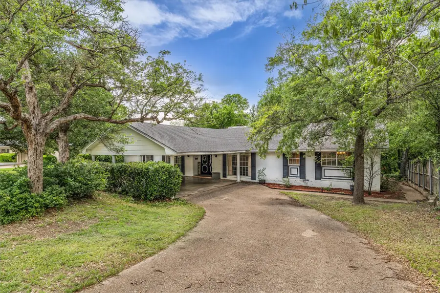 1208 Knotty Oaks Drive, Woodway, TX 76712 - #3