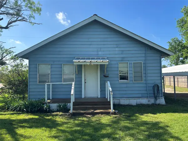 300 Harrison Avenue, Newcastle, TX 76372