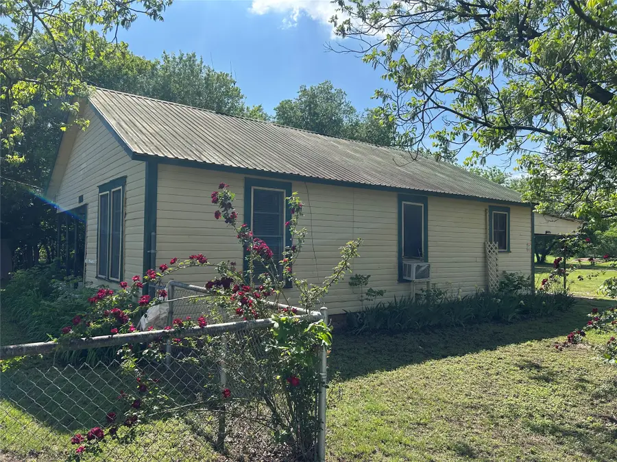 109 Harrison Avenue, Newcastle, TX 76372 - #3