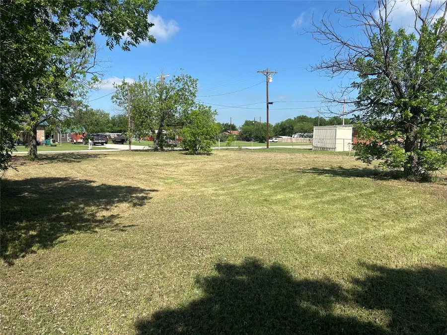 210 Monroe Avenue, Newcastle, TX 76372 - #2