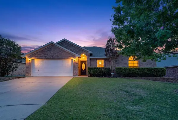 628 Dover Heights Trail, Mansfield, TX 76063