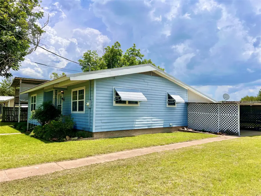 802 E White Street, Hamilton, TX 76531 - #3