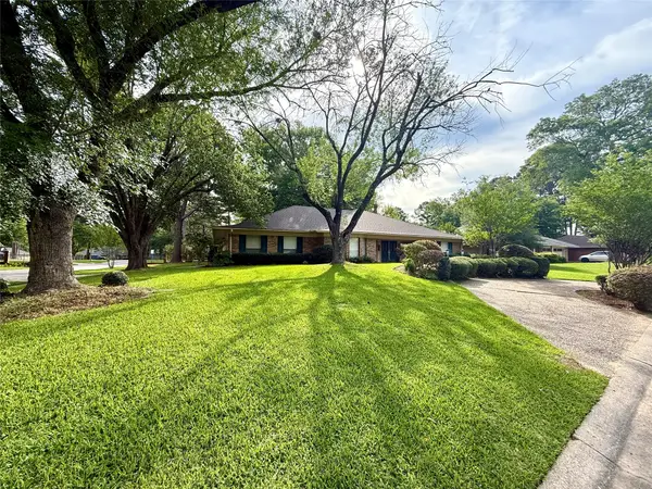 10001 Willowwick Court, Shreveport, LA 71118