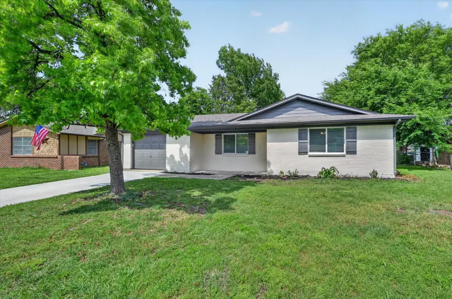 556 Hillery Street, Burleson, TX 76028 - #3