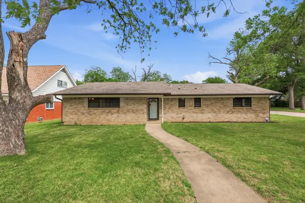 713 Waggoner Drive, Arlington, TX 76013