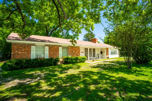 200 E San Saba Street, Wortham, TX 76693