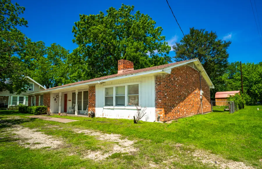 200 E San Saba Street, Wortham, TX 76693 - #2