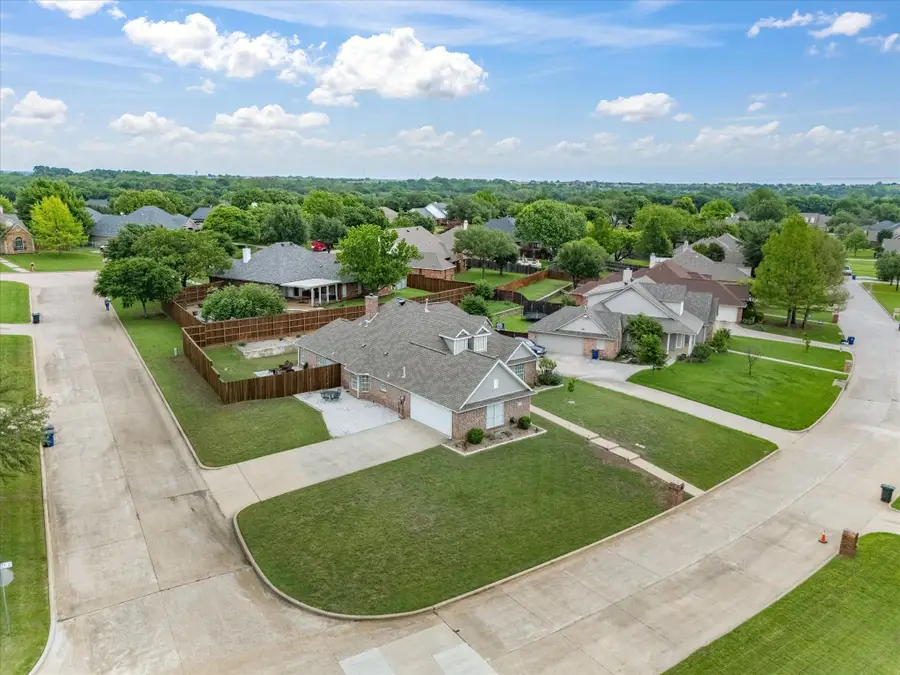 121 Daisey Lane, Justin, TX 76247 - #2