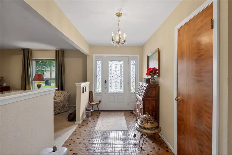 1808 E Cedar Elm Drive, Arlington, TX 76012 - #2