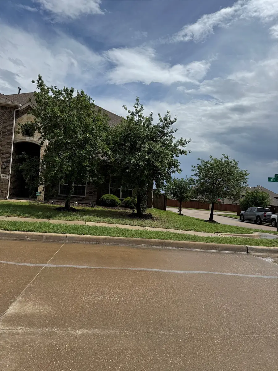 6132 Falls Lake Road, Fort Worth, TX 76179 - #2