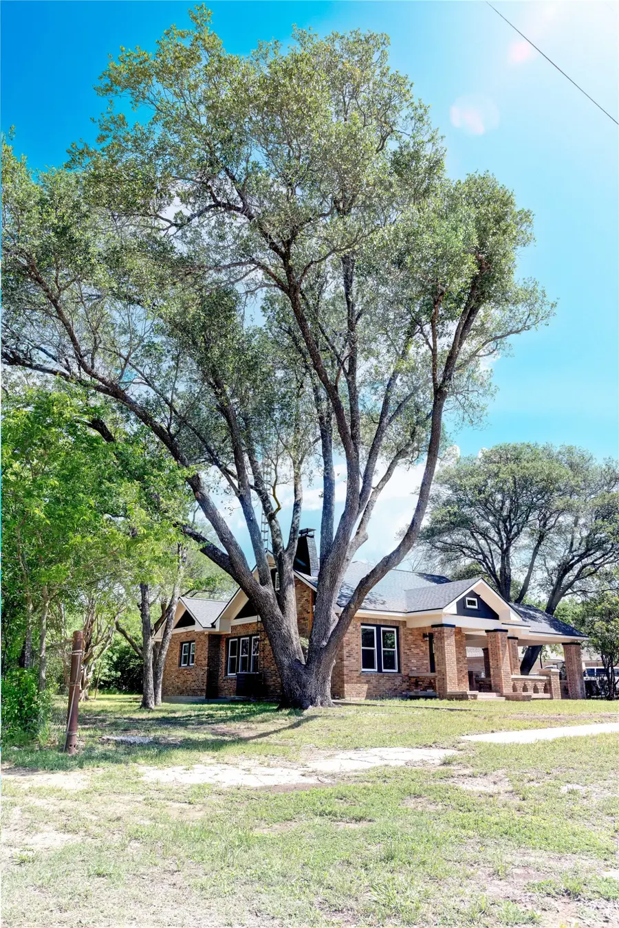 506 W San Saba Street, Wortham, TX 76693 - #2