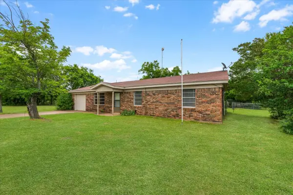 110 Lora Lane, Weatherford, TX 76088