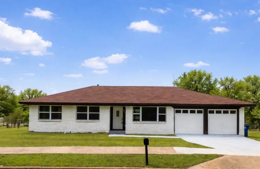 536 Lakeshore Drive, Ennis, TX 75119 - #2