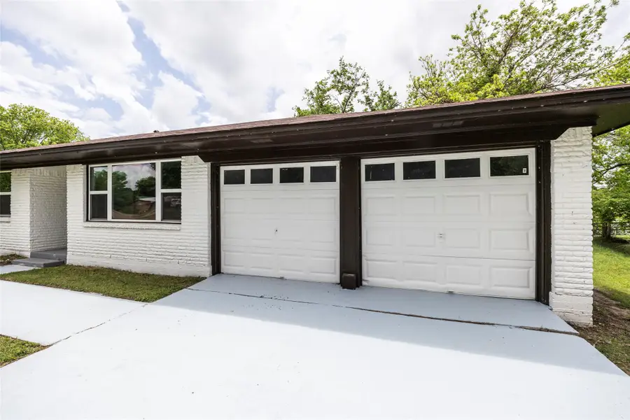 536 Lakeshore Drive, Ennis, TX 75119 - #3