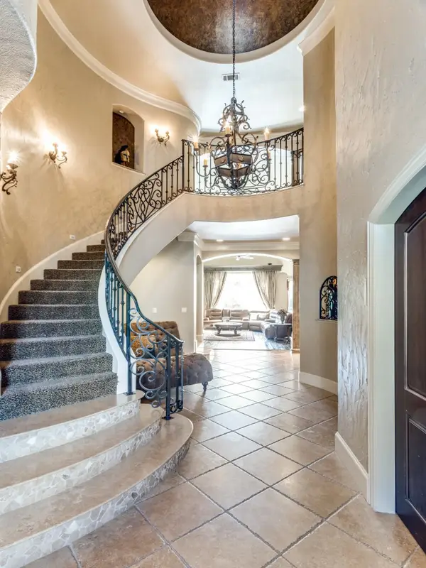 1608 Rivercrest Court, Fort Worth, TX 76107