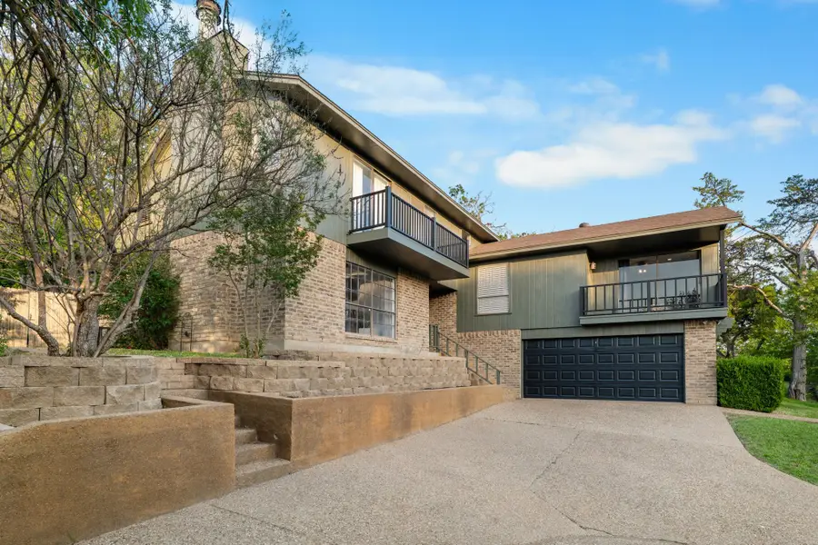 825 Wooded Crest Drive, Woodway, TX 76712 - #2