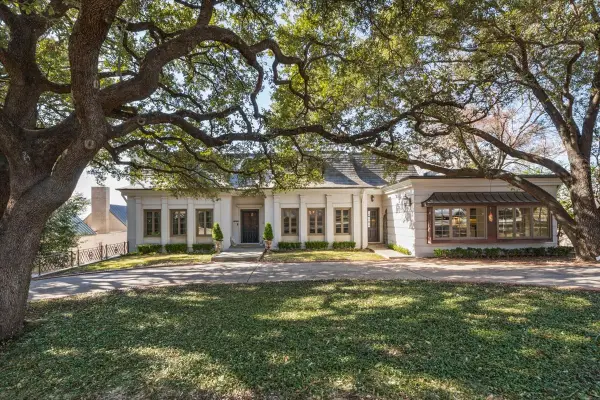 212 Hazelwood Drive, Fort Worth, TX 76107