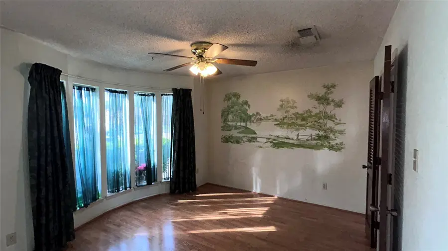 6325 Lavano Drive, Edgecliff Village, TX 76134 - #3