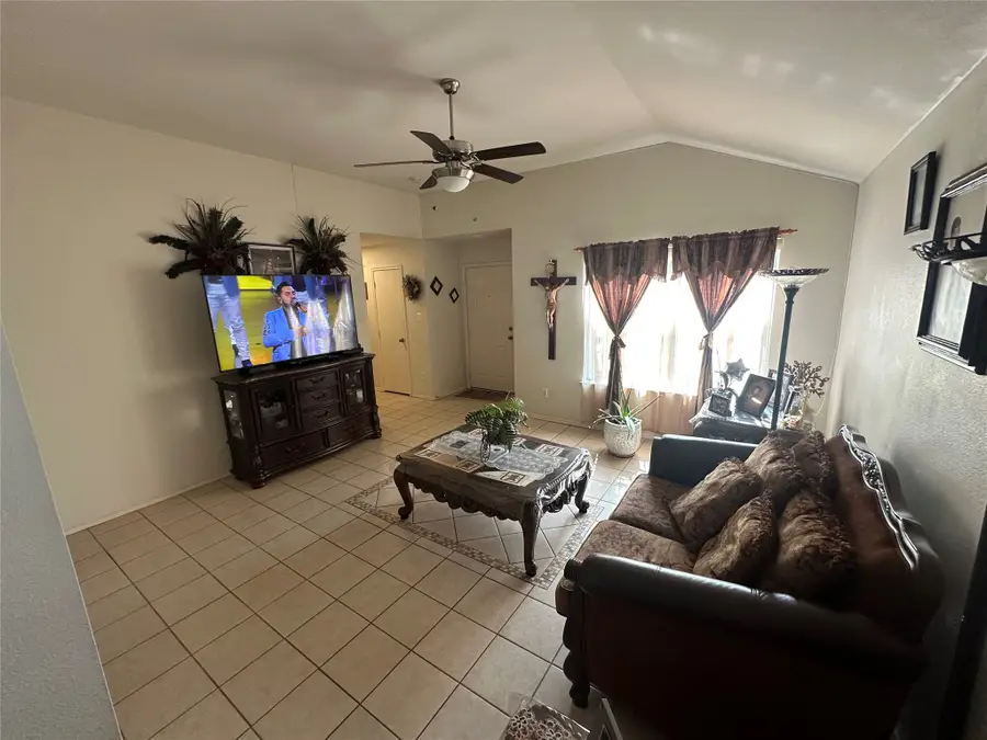 916 Algonquin Drive, Dallas, TX 75217 - #3