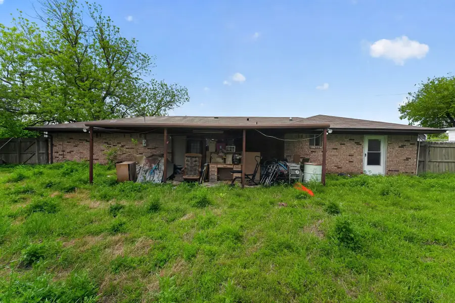 401 Peach Street, Sanger, TX 76266 - #3