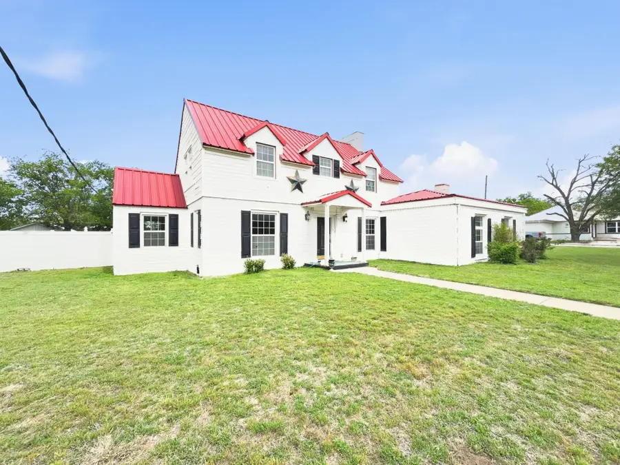 609 E Main Street, Hamilton, TX 76531 - #2