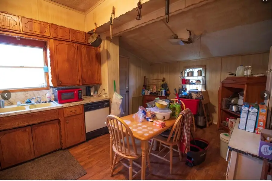 307 W Spruce Street, Whitewright, TX 75491 - #3