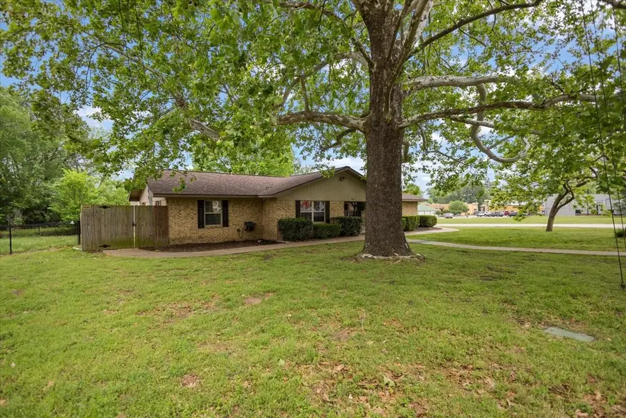 701 Georgia Street, Lindale, TX 75771 - #3