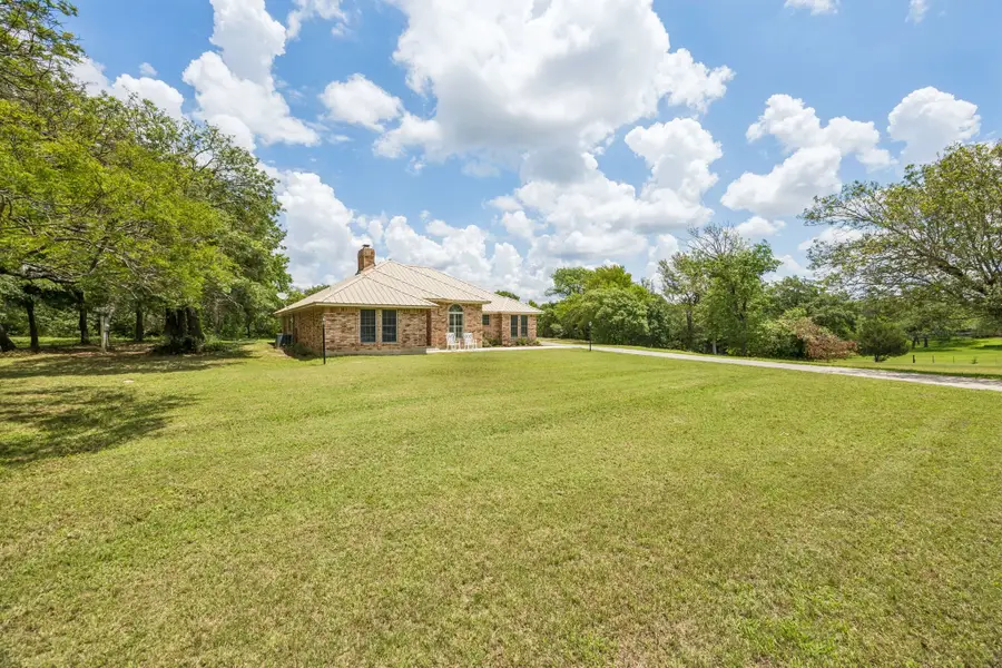 807 E State Highway 11, Whitewright, TX 75491 - #2