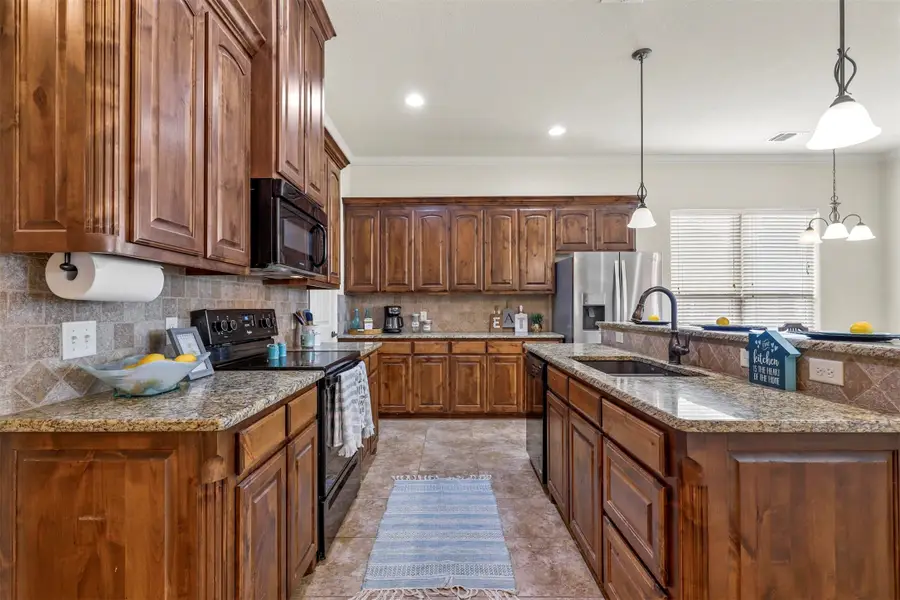 210 Donna Circle, Granbury, TX 76049 - #2