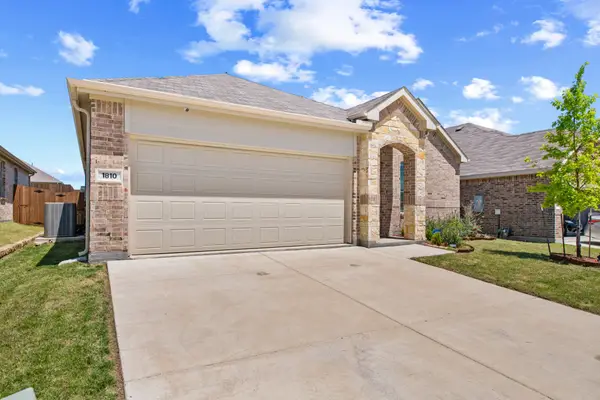 1810 Memorable Moment Drive, Crandall, TX 75114