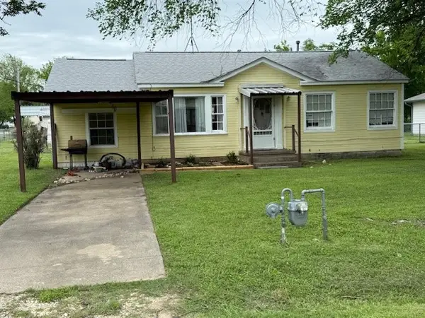 401 E Hayes Avenue, Whitney, TX 76692