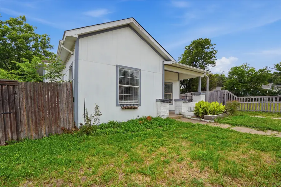 1329 New York Avenue, Fort Worth, TX 76104 - #2