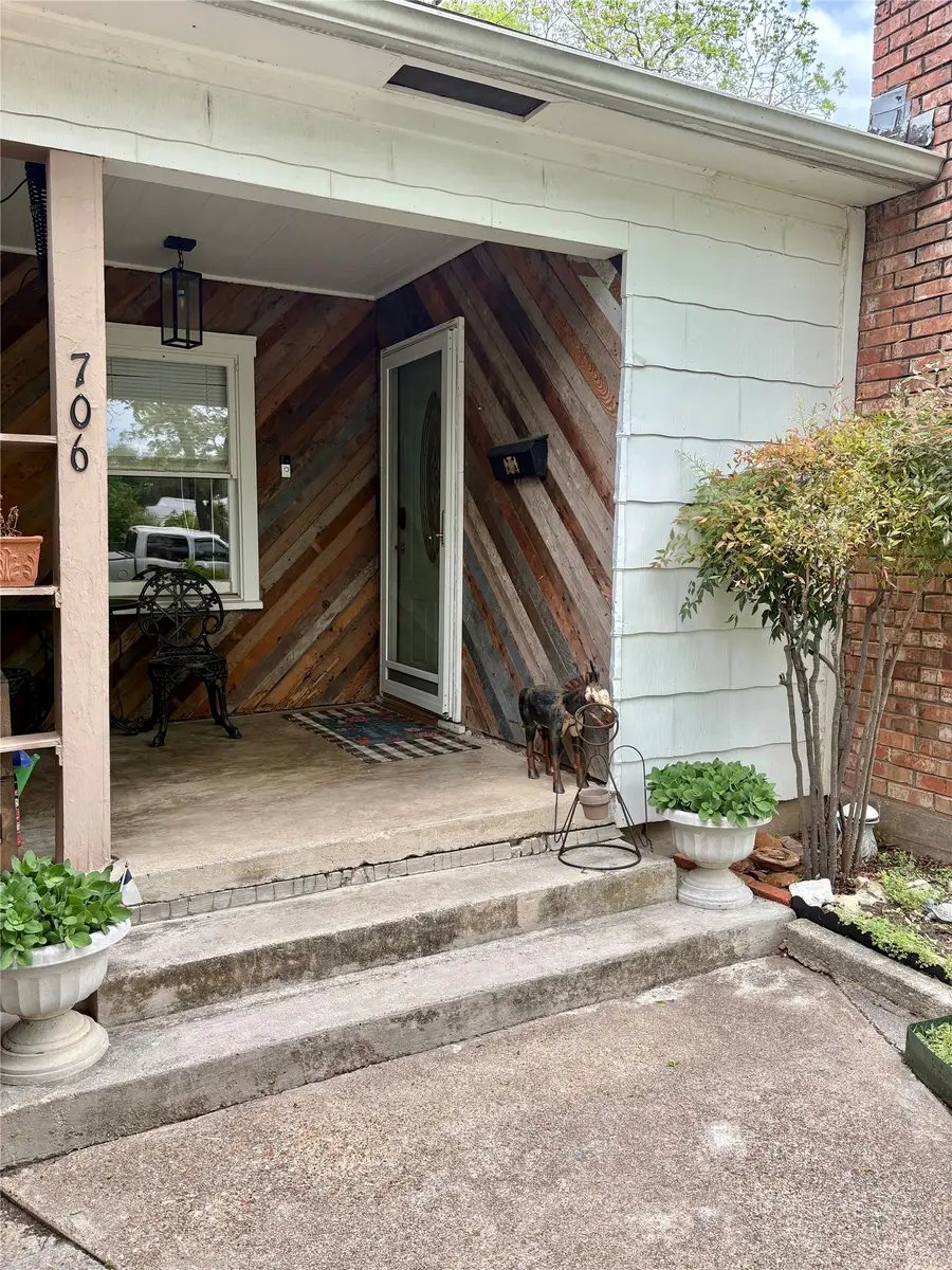 706 S Avenue I, Clifton, TX 76634 - #3