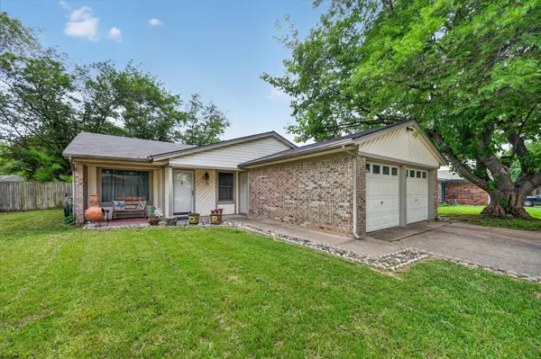 6304 Cascade Circle, Watauga, TX 76148