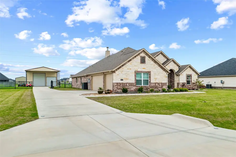 130 Prairie Meadows Court, Rhome, TX 76078 - #2