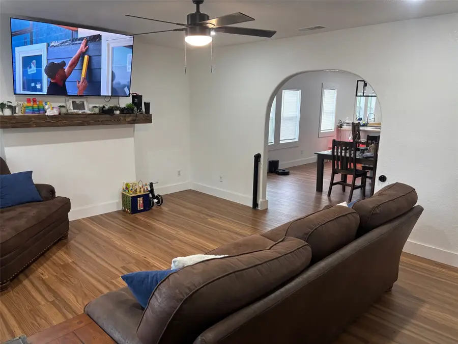 200 S Hillcrest Avenue, Eastland, TX 76448 - #3