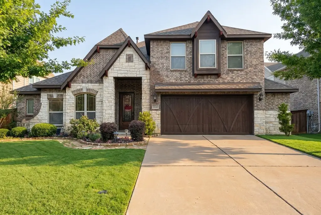 2840 Mariposa Drive, Grand Prairie, TX 75054 - #1