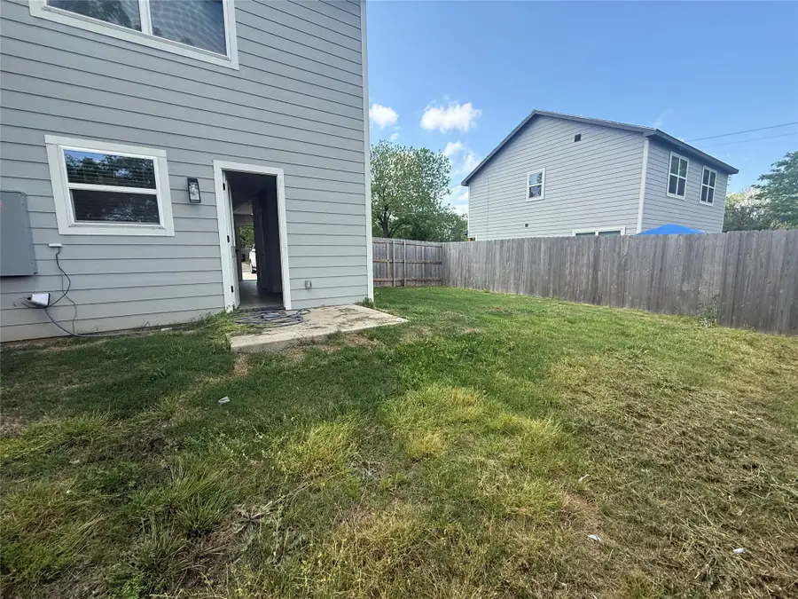 318 Henderson Street, Bonham, TX 75418 - #2